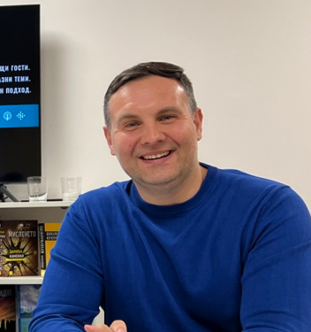 Милен Великов